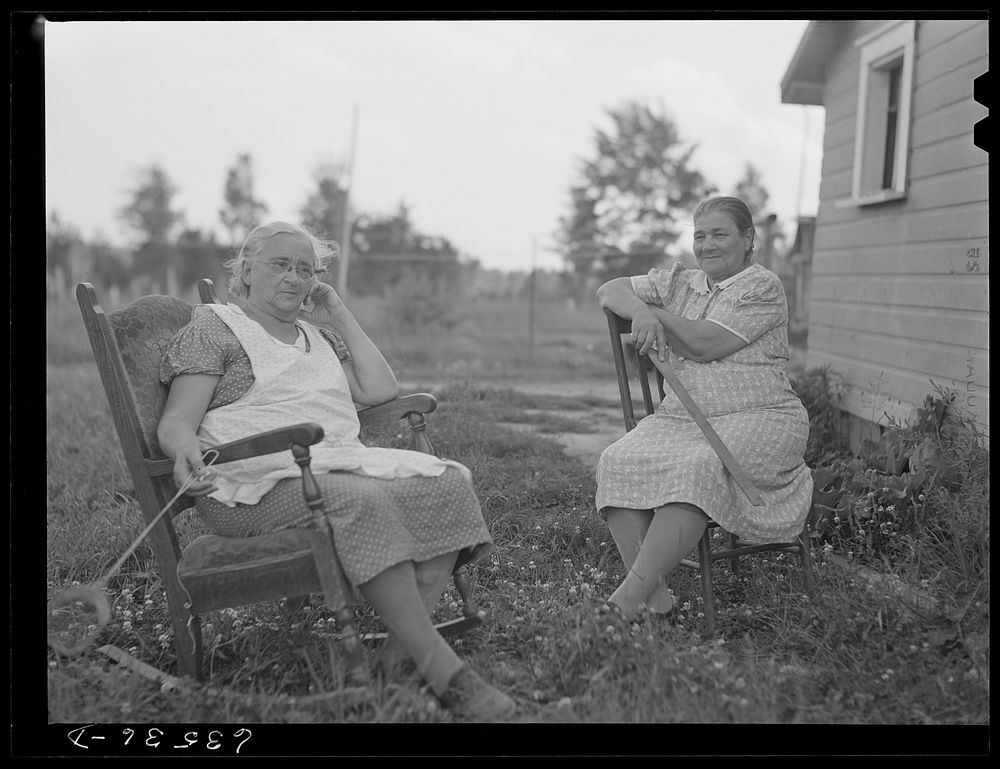 Residents of Trout Creek, Michigan, lumber town of the upper penninsula. Sourced from the Library of Congress.