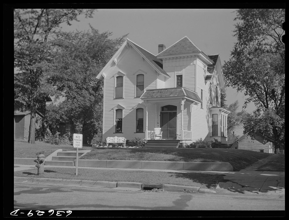 House in Elgin, Illinois. Sourced from the Library of Congress.