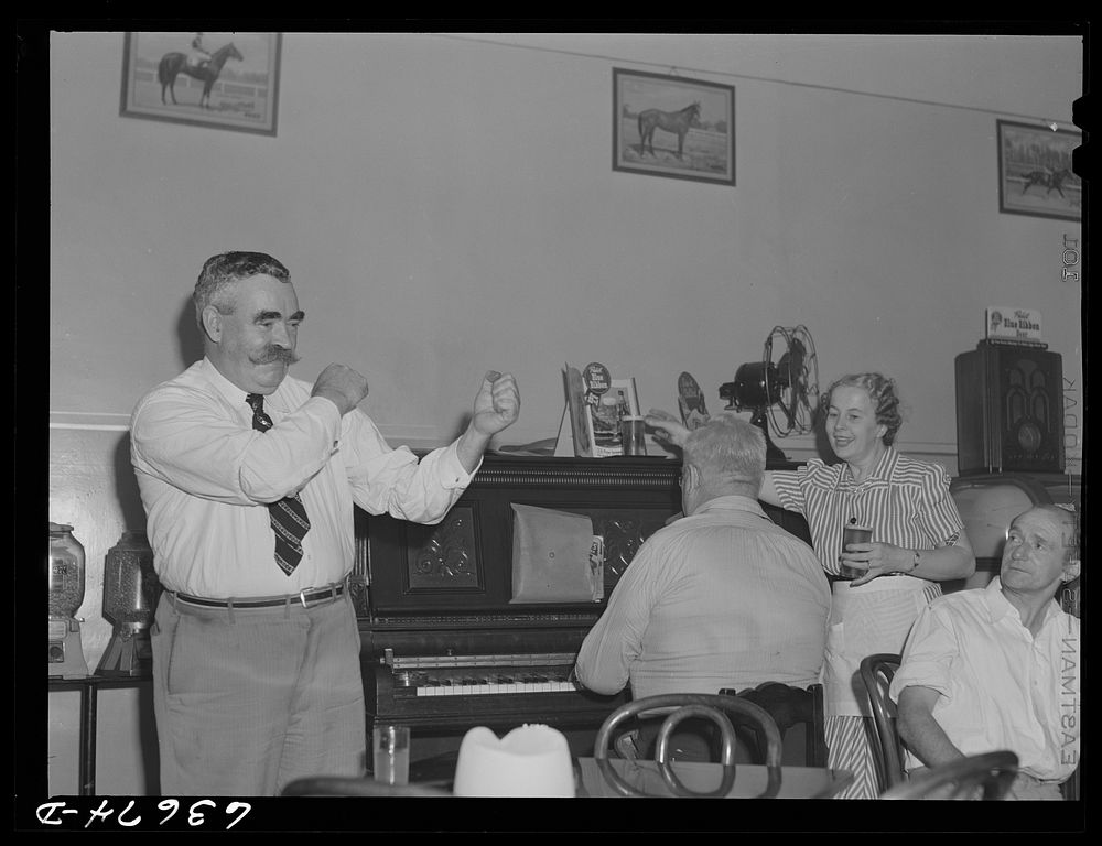 Beer parlor. Detroit, Michigan. Sourced from the Library of Congress.