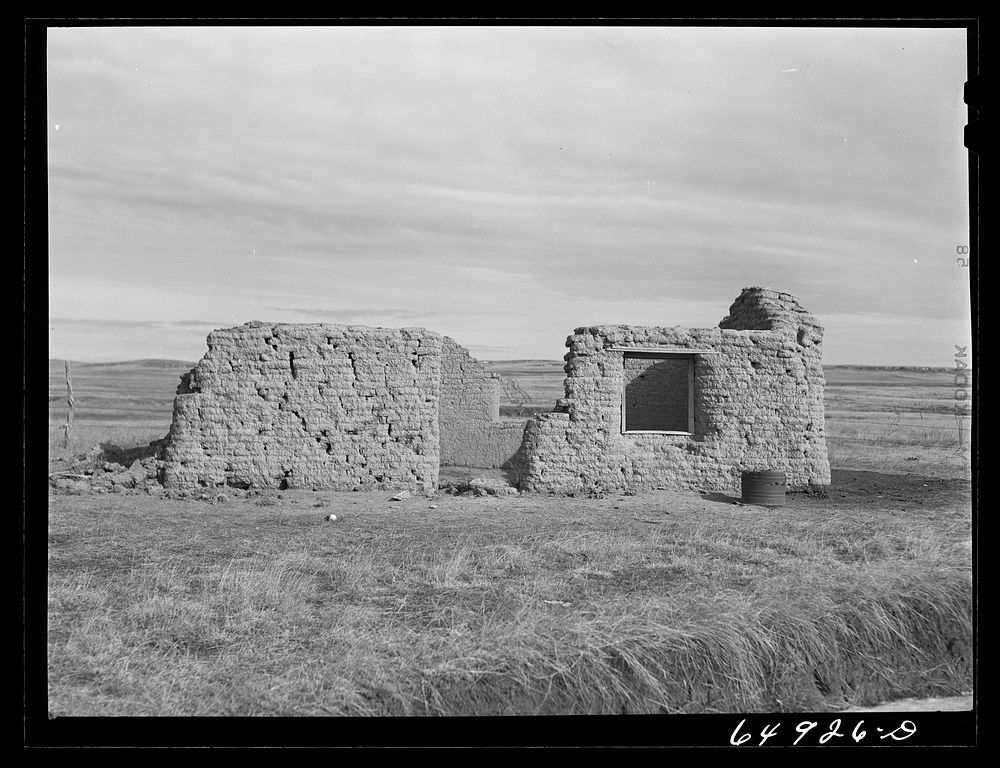 Garfield County, Montana. Abandoned home of early settler made of sun-baked bricks. Sourced from the Library of Congress.