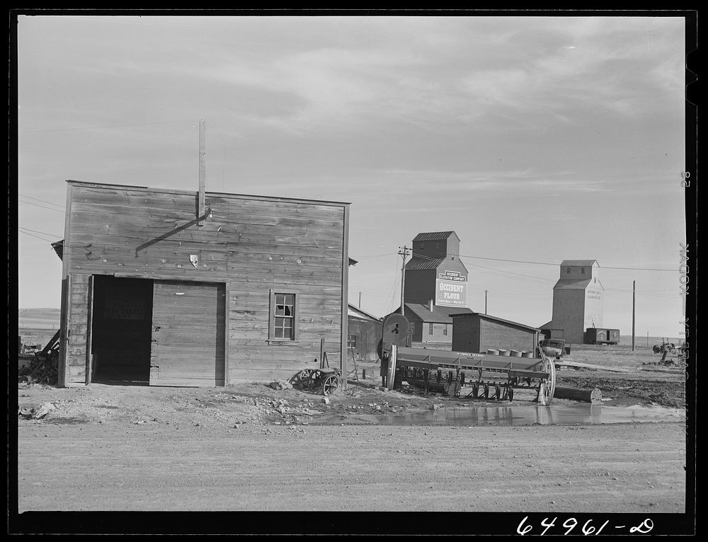 Brockway, Montana. Railhead for a stock and grain country nearly fifty miles square. Sourced from the Library of Congress.