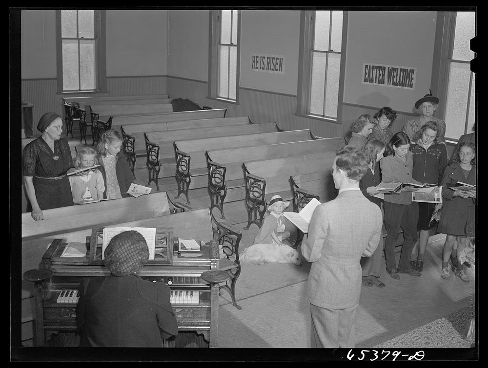 Wisdom, Montana. Singing hymns at Sunday school. Sourced from the Library of Congress.