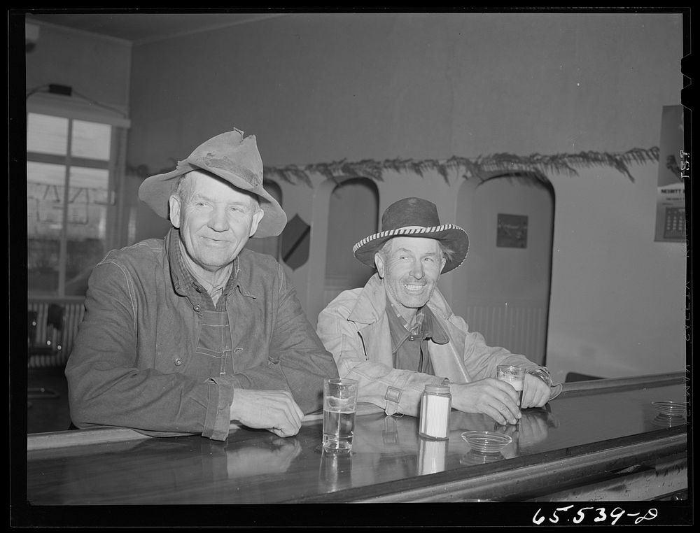 Hamilton, Montana. Sheep workers at the bar. Sourced from the Library of Congress.
