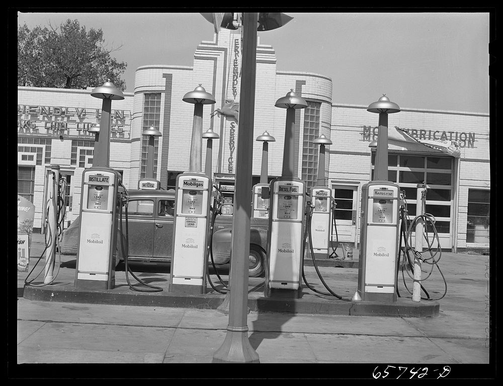 North Platte, Nebraska. Gas station. Sourced from the Library of Congress.