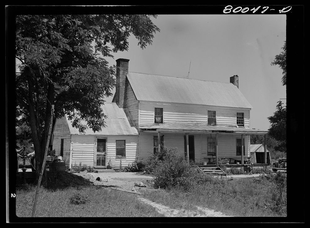 Long shot of the John Fredrick farmhouse. Saint Mary's County, Maryland. Sourced from the Library of Congress.