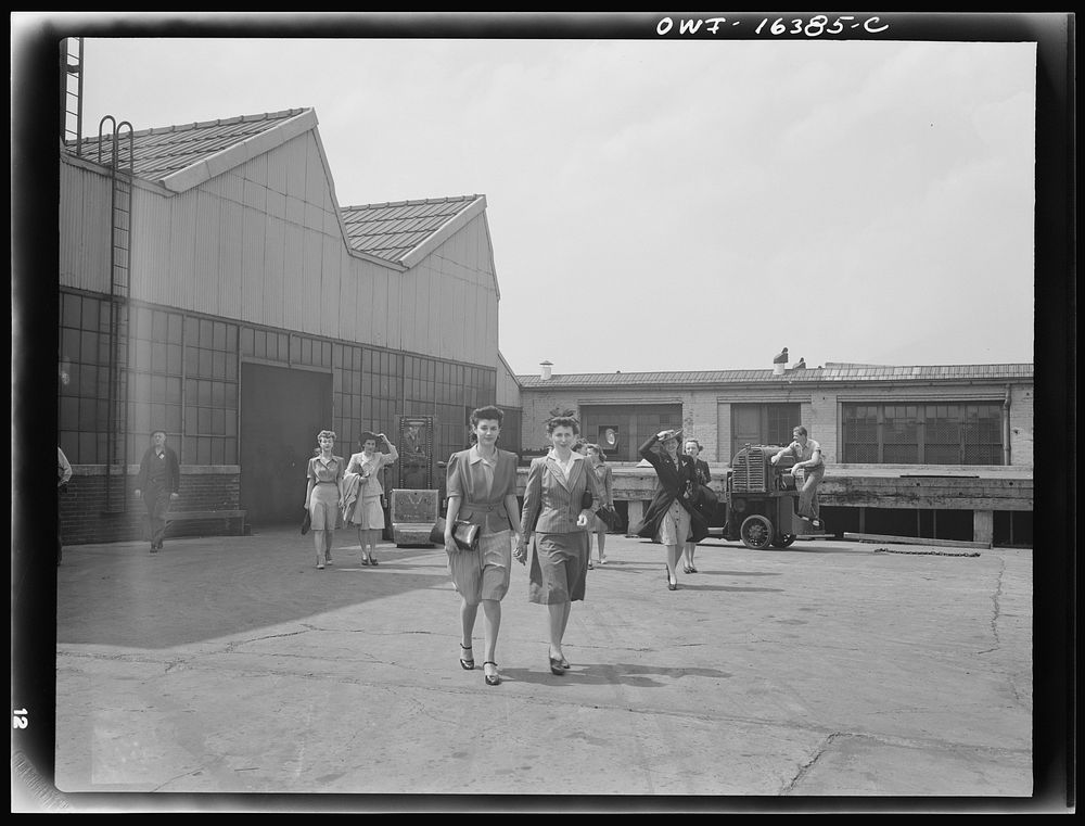 Detroit, Michigan. Girls coming out of the Highland Park Chrysler plant. Sourced from the Library of Congress.