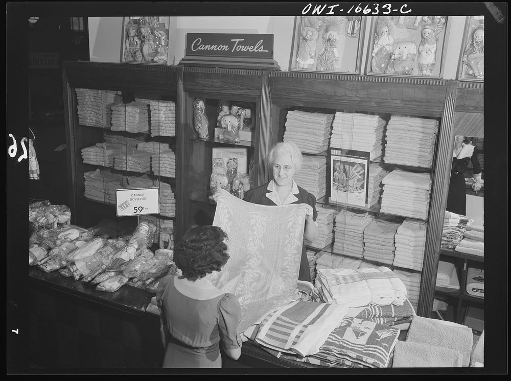 Detroit, Michigan. Towel department at the Crowley-Milner department store. Sourced from the Library of Congress.