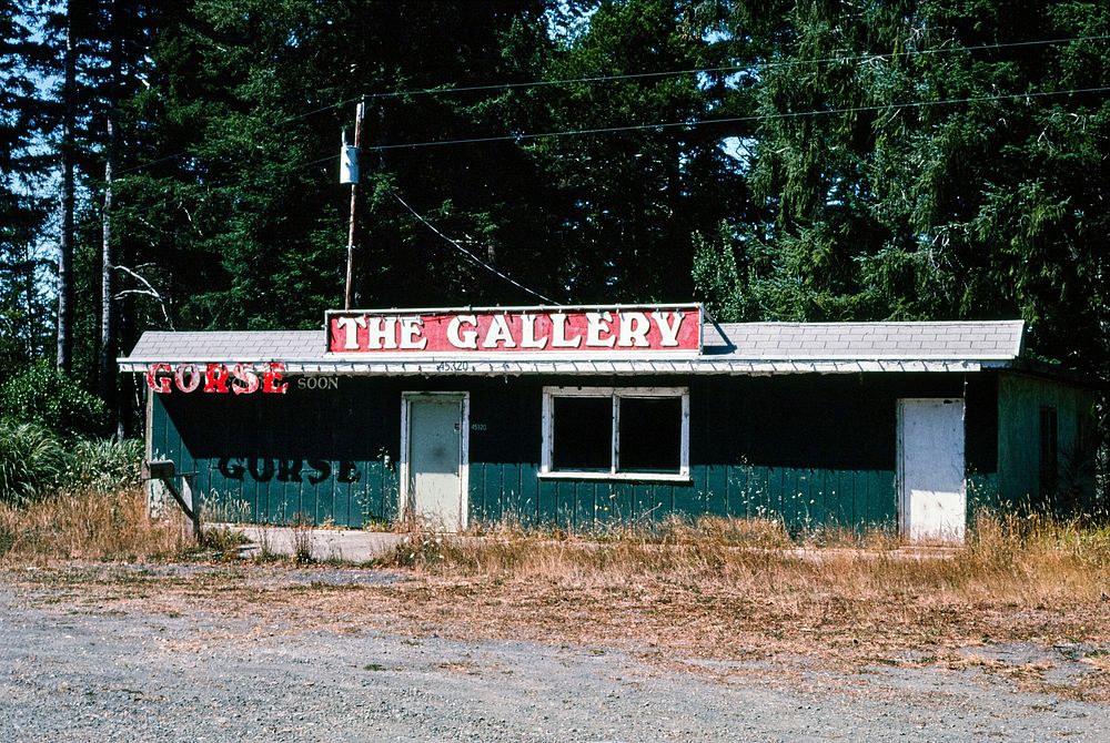 The Gallery Gifts, Route 101 south of Langlois, Oregon (2003) photography in high resolution by John Margolies. Original…