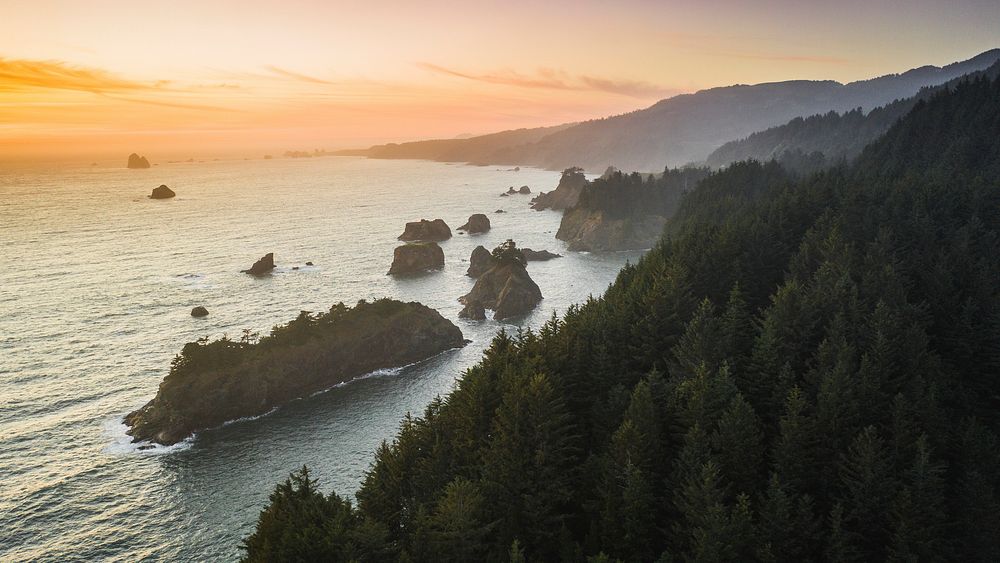 Landscape desktop wallpaper background, sunset over the west coast of America