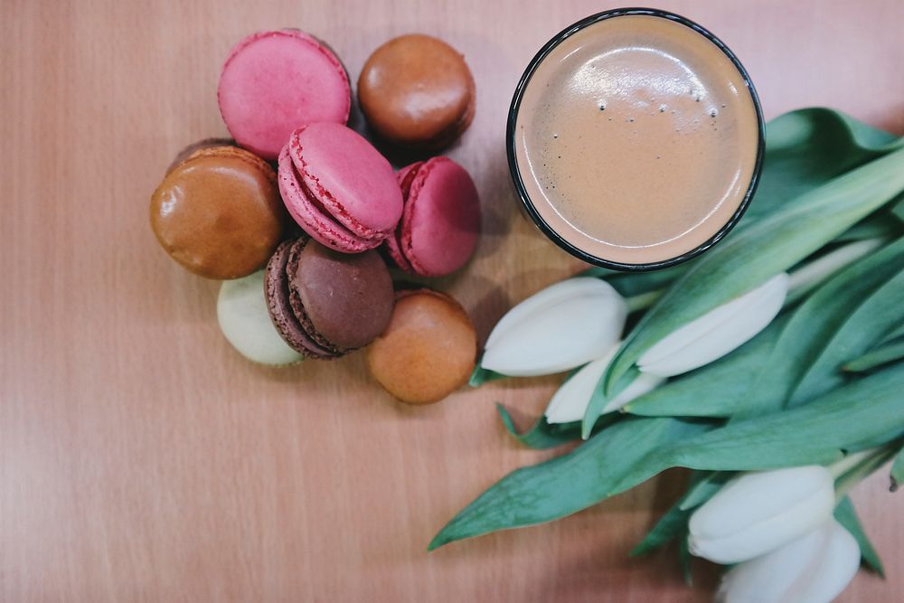 Macaroons, tulips, and a cup of coffee in Oradea. Original public domain image from Wikimedia Commons