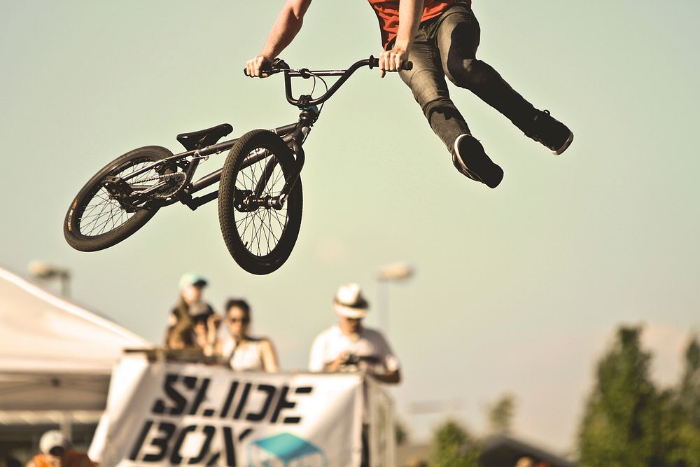 Man doing a jump with a bmx. Original public domain image from Wikimedia Commons