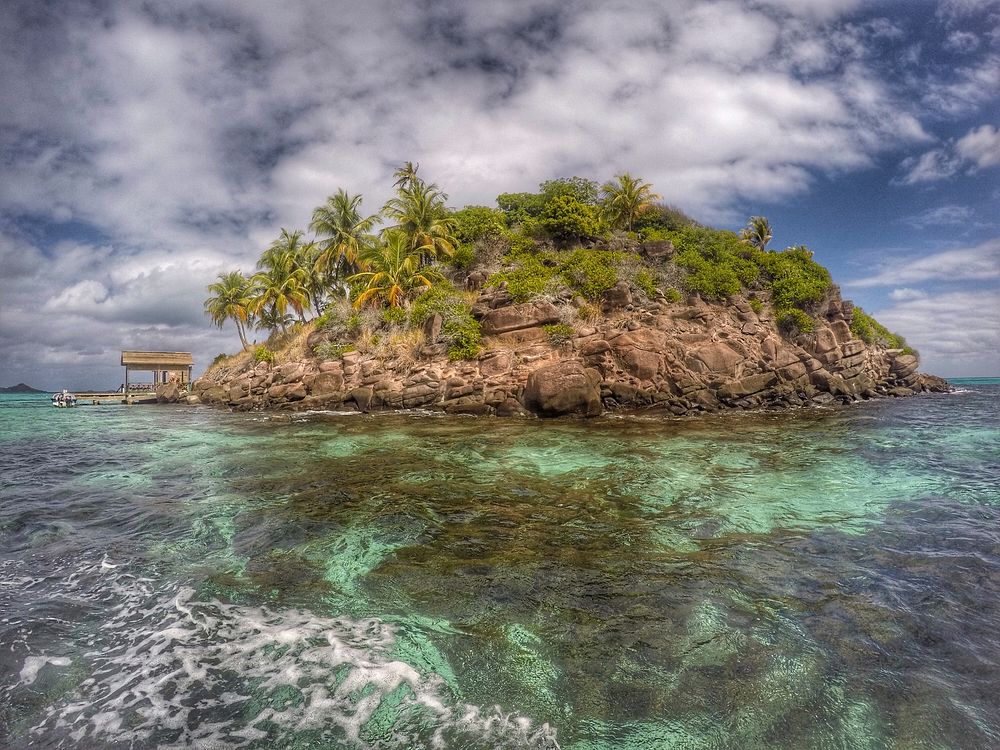 Cayo Cangrejo, Colombia. Original public domain image from Wikimedia Commons