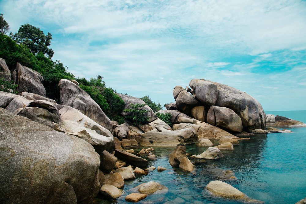 Big rock at sea coast at Ko Samui, Thailand. Original public domain image from Wikimedia Commons