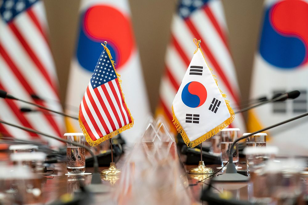 Bilateral meeting at Blue House in Seoul, South Korea. Original public domain image from Flickr