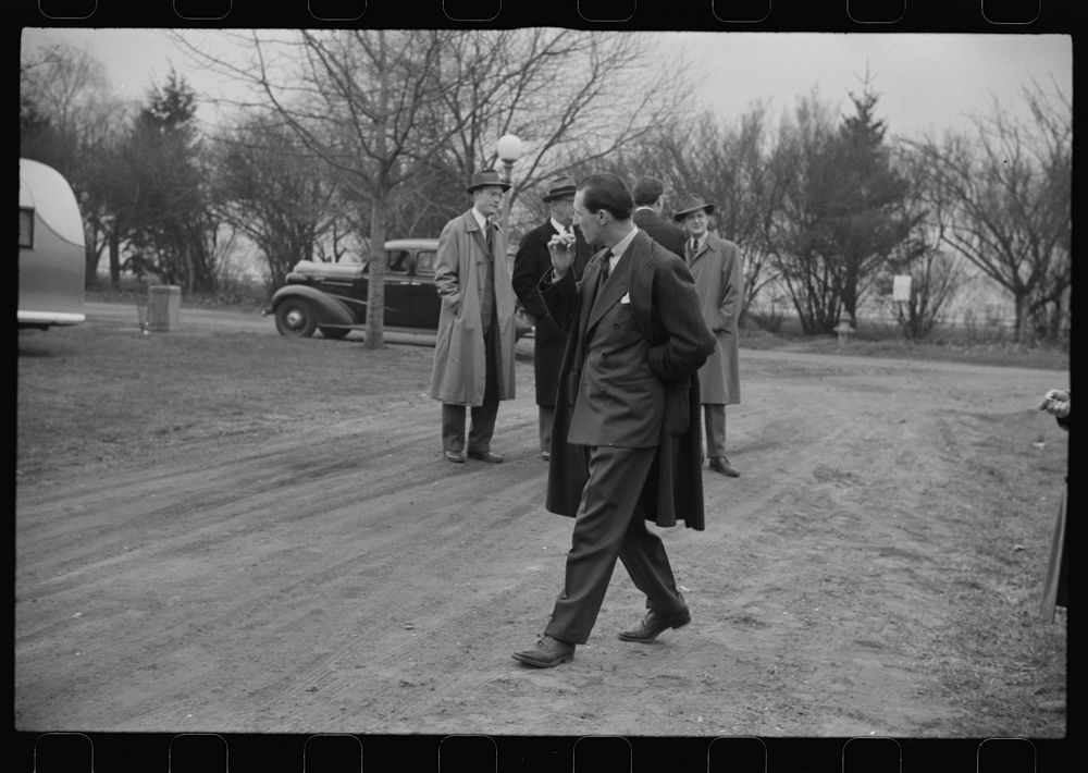 [Untitled photo, possibly related to: FSA (Farm Security Administration) personnel at trailer camp, Washington, D.C.].…