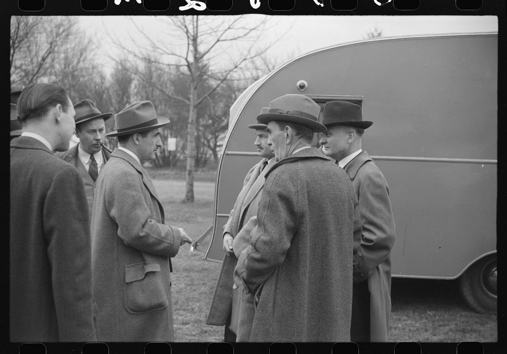 FSA (Farm Security Administration) personnel at Washington, D.C. tourist camp. Sourced from the Library of Congress.