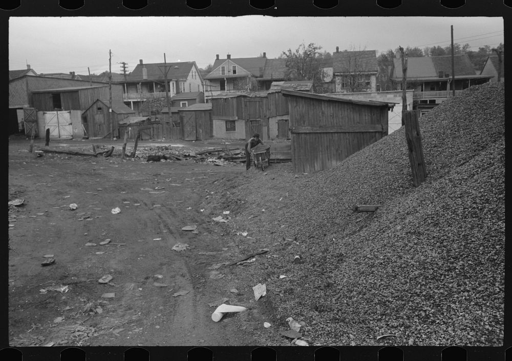 [Mount Carmel, Pennsylvania]. Sourced from the Library of Congress.