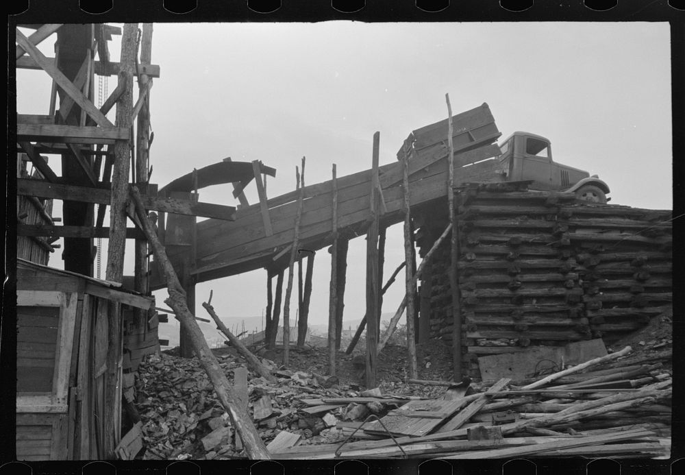 [Mount Carmel, Pennsylvania]. Sourced from the Library of Congress.