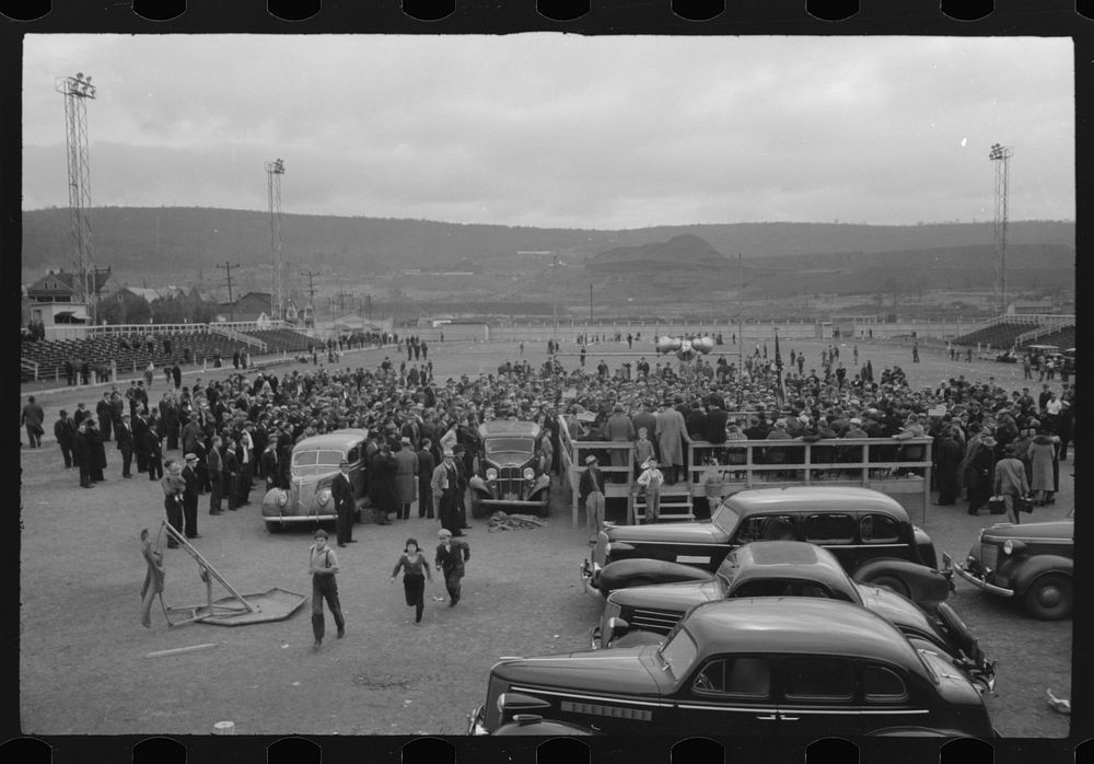 Shenandoah (?), Pennsylvania. Crowds at the stadium surrounding the speakers' platform on the occasion of a mine workers'…