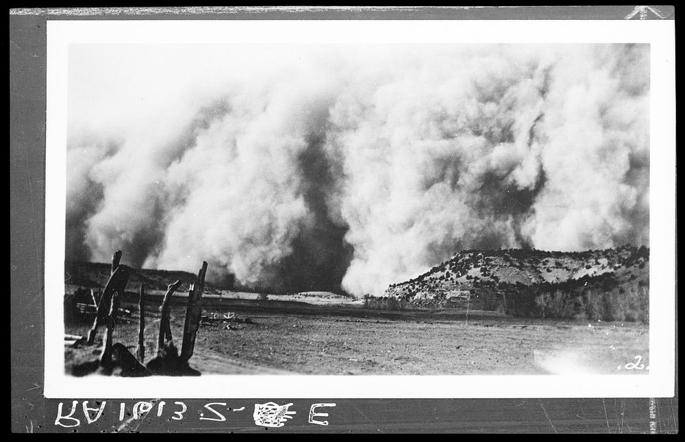 Dust storm. Colorado. Sourced from the Library of Congress.
