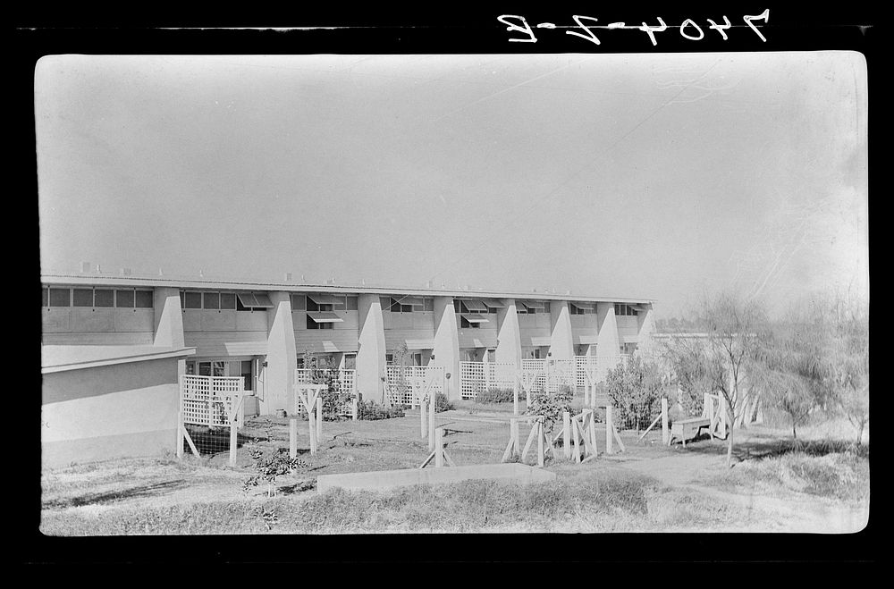 Rear of apartments. Chandler project, Arizona. Sourced from the Library of Congress.