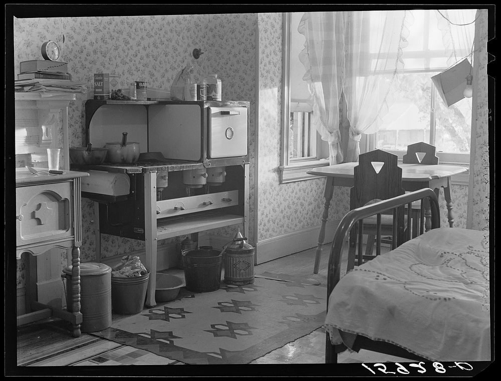 Washington, D.C. Government worker's room. Sourced from the Library of Congress.