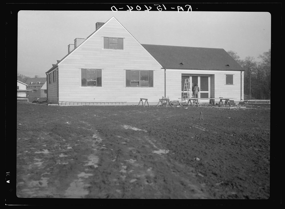 House nearing completion. Greenhills, Ohio. Sourced from the Library of Congress.