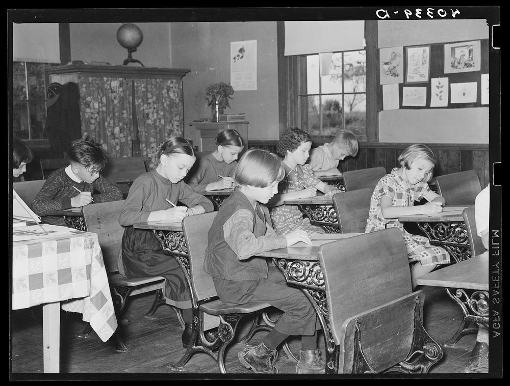 Lancaster County, Pennsylvania. Children in Martha Royer's school. Sourced from the Library of Congress.