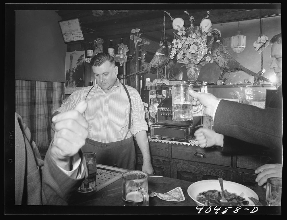 Shenandoah, Pennsylvania. The counter and cash register in Filipek's bar. Sourced from the Library of Congress.