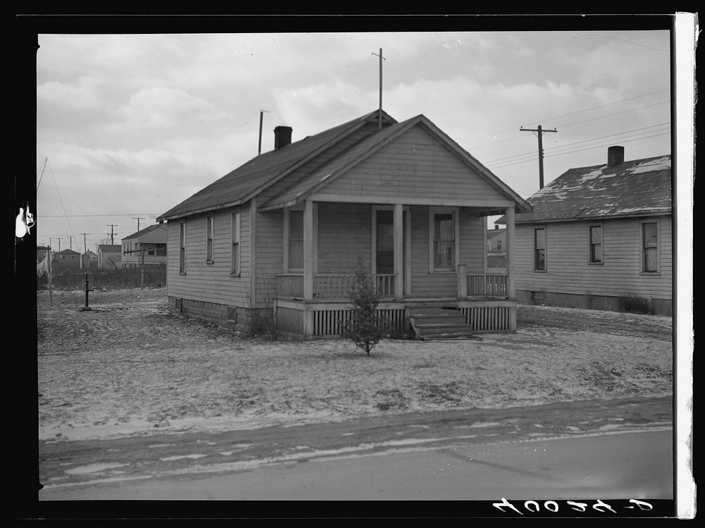 Autoworkers' houses. Flint, Michigan. Sourced from the Library of Congress.
