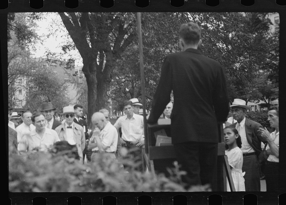 Washington, D.C. A meeting of the Catholic Evidence Guild in Franklin Park. Sourced from the Library of Congress.