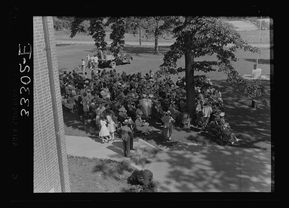 [Untitled photo, possibly related to: Keysville, Virginia. Graduation exercises which were held outside for 123 students].…