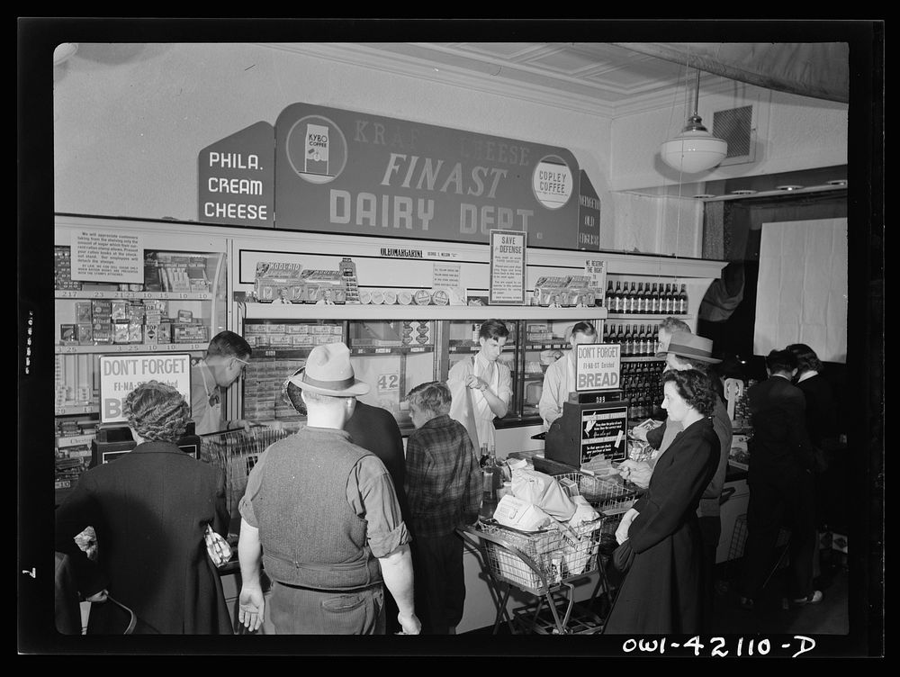 Southington, Connecticut. Shopping on Saturday nights. Sourced from the Library of Congress.