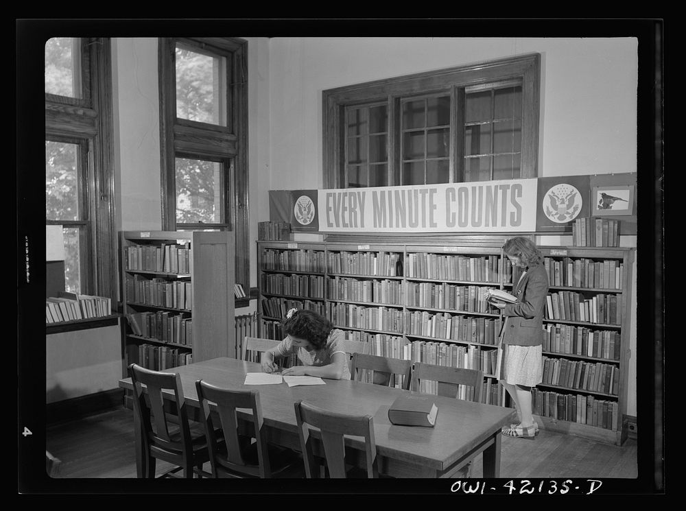 Southington, Connecticut. Reading room in the public library. Sourced from the Library of Congress.