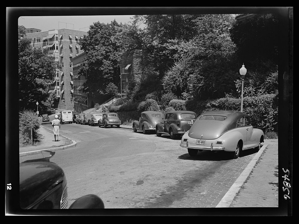 Effect of gasoline shortage in Washington, D.C.. Sourced from the Library of Congress.