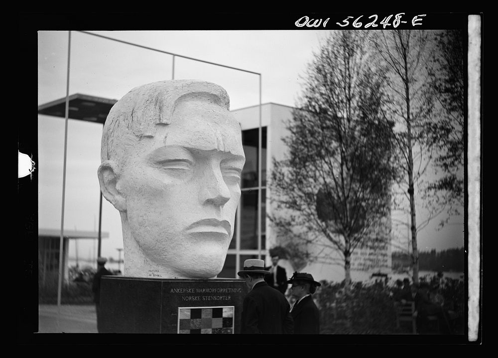 Olso, Norway. Monumental head at the Vi-kan exposition. Sourced from the Library of Congress.