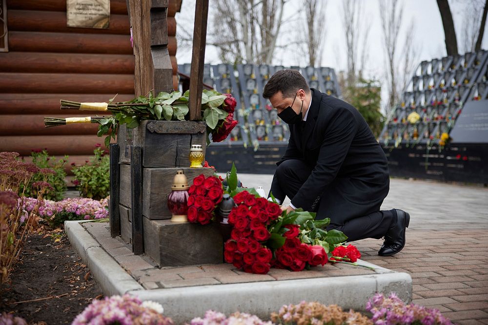 On the Day of Dignity and Freedom, Volodymyr Zelenskyy paid tribute to the fallen Maidan activists.