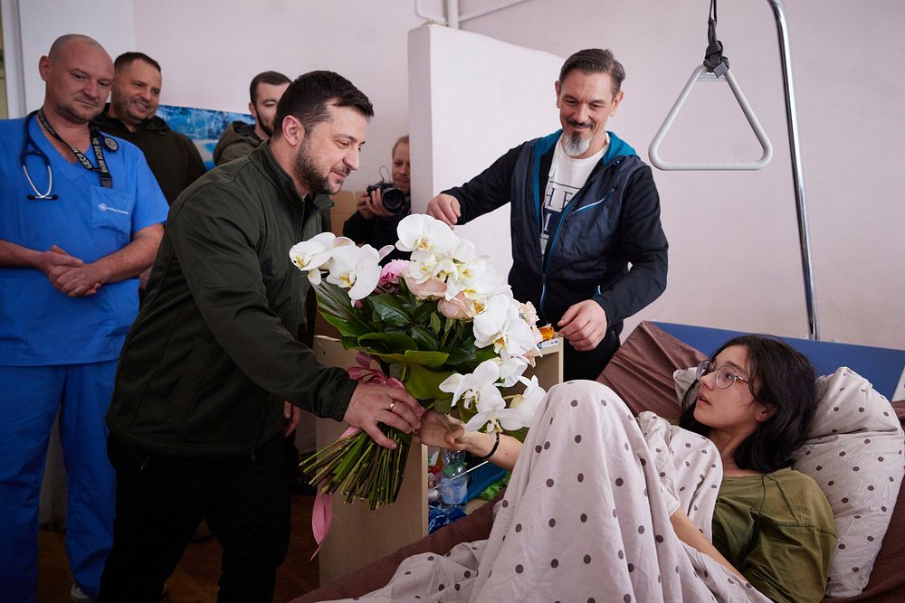 President paid a visit to the hospital with residents of the Kyiv region wounded by enemy shelling. March 17, 2022