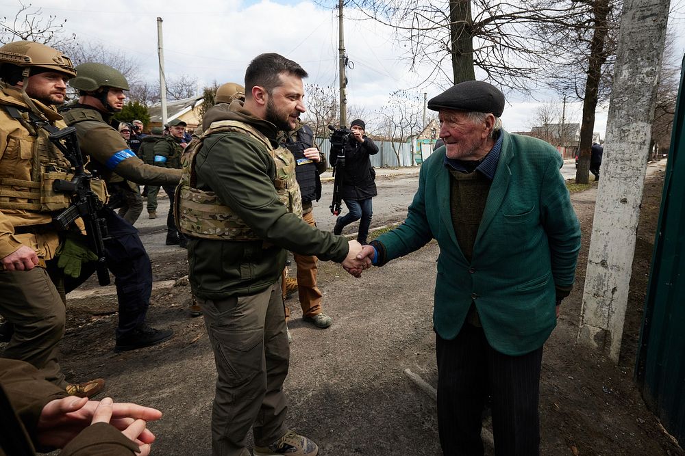 Volodymyr Zelenskyy visited Bucha, where he talked to local residents. April 4, 2022
