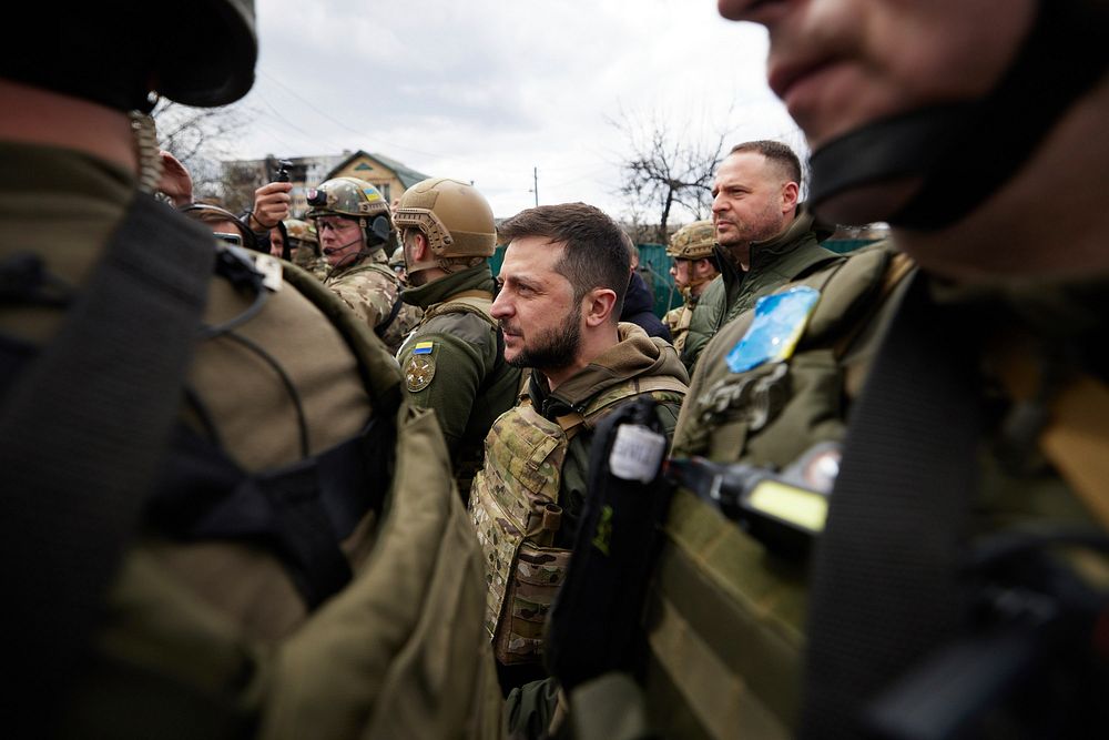 Volodymyr Zelenskyy visited Bucha, where he talked to local residents and journalists. April 4, 2022