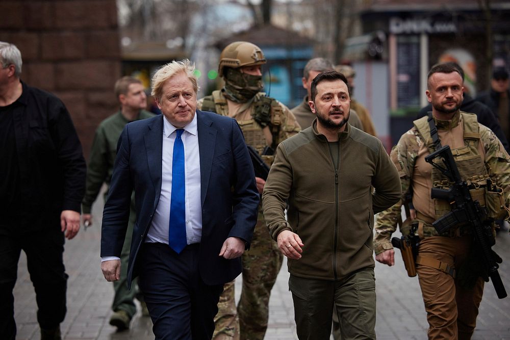 President of Ukraine Volodymyr Zelenskyy and Prime Minister of the United Kingdom Boris Johnson walked around the center of…