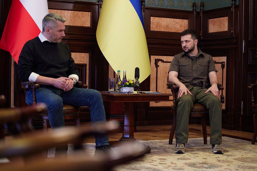 At a meeting in Kyiv, Volodymyr Zelenskyy and Chancellor of Austria discussed support for Ukraine and increasing sanctions…