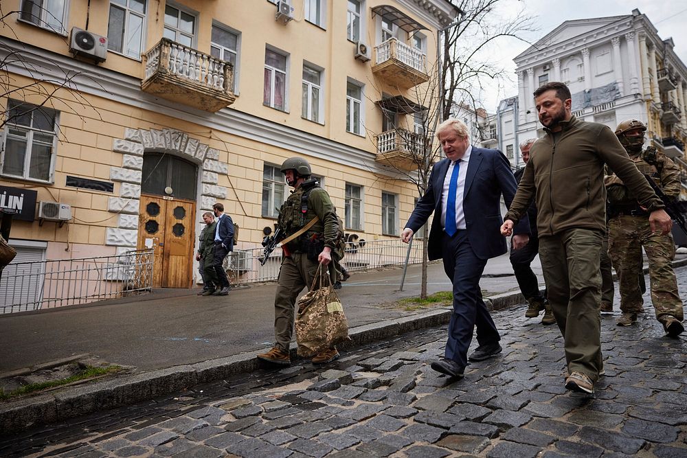 President of Ukraine Volodymyr Zelenskyy and Prime Minister of the United Kingdom Boris Johnson walked around the center of…