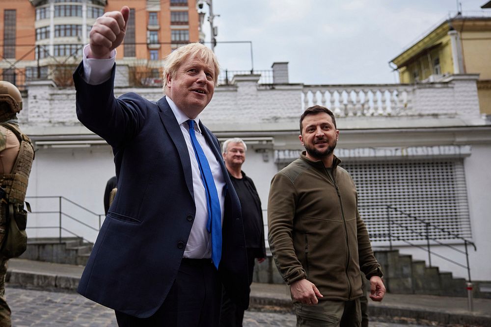 President of Ukraine Volodymyr Zelenskyy and Prime Minister of the United Kingdom Boris Johnson walked around the center of…