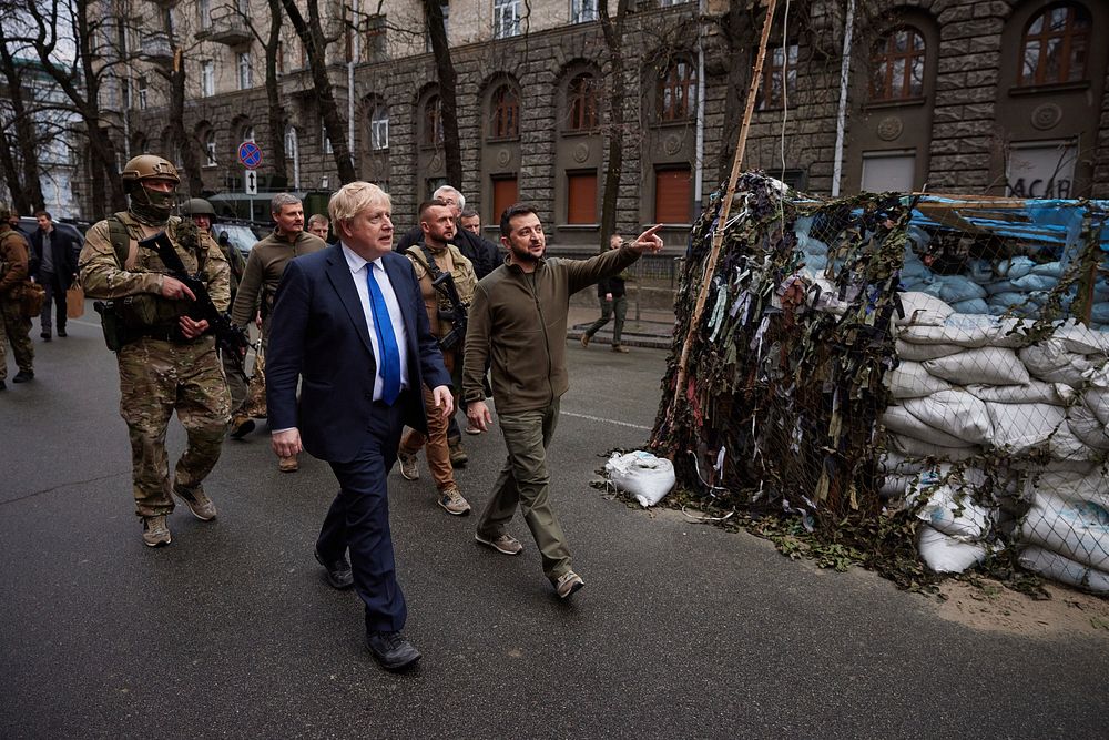 President of Ukraine Volodymyr Zelenskyy and Prime Minister of the United Kingdom Boris Johnson walked around the center of…