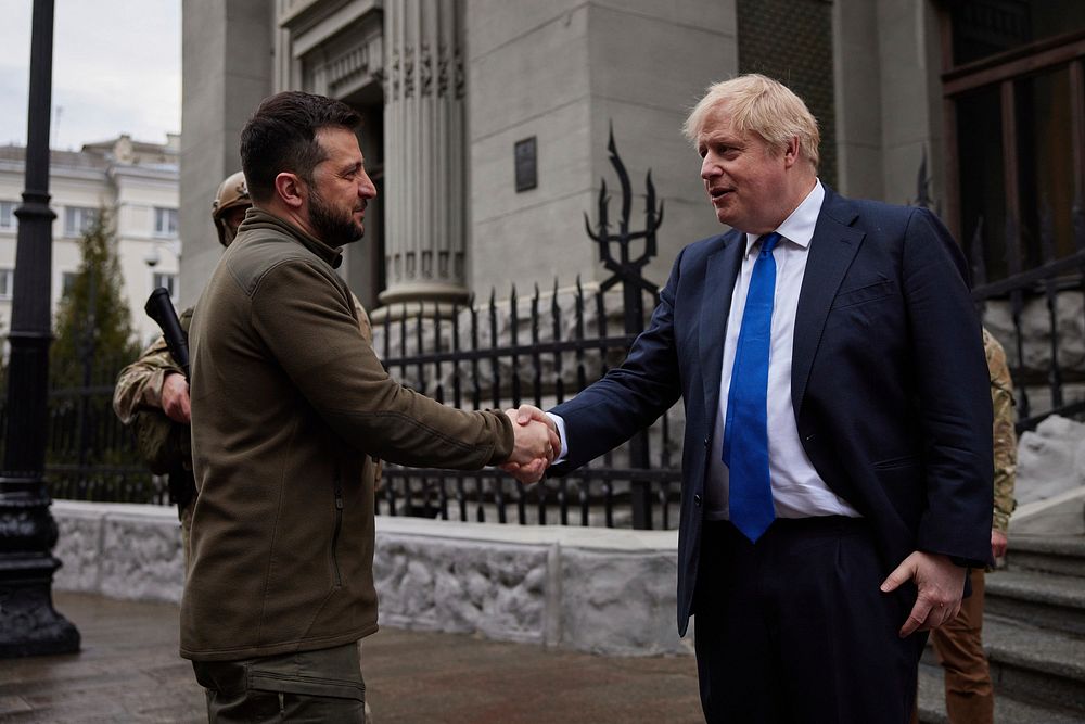 President of Ukraine Volodymyr Zelenskyy and Prime Minister of the United Kingdom Boris Johnson walked around the center of…