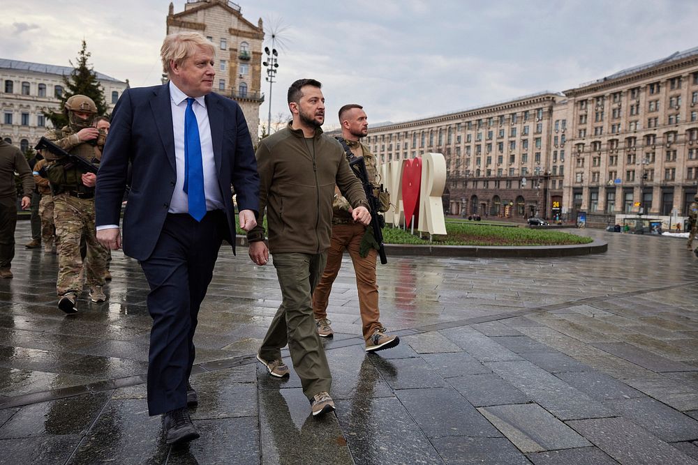 President of Ukraine Volodymyr Zelenskyy and Prime Minister of the United Kingdom Boris Johnson walked around the center of…