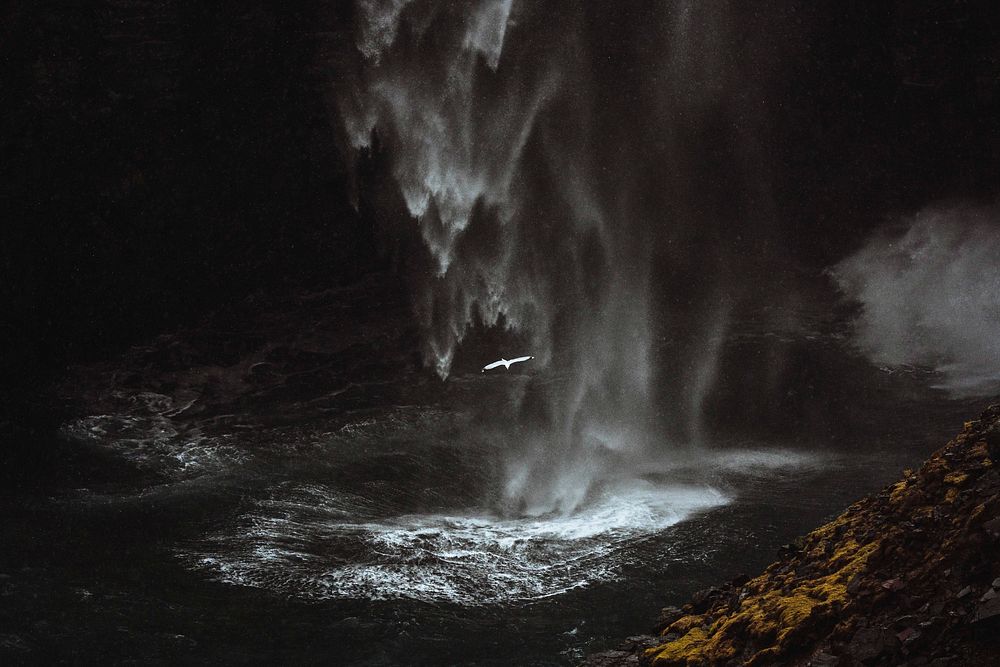 M&uacute;lafossur waterfall in the Faroe Islands