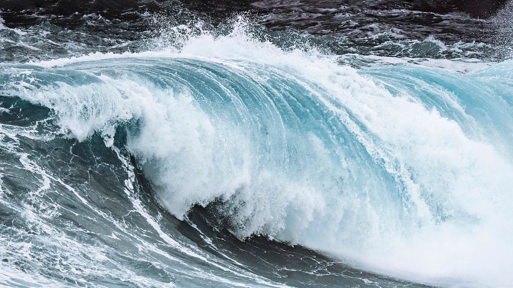 Ocean desktop wallpaper background, Stormy waves at M&oslash;lin beach in Streymoy, Faroe Islands
