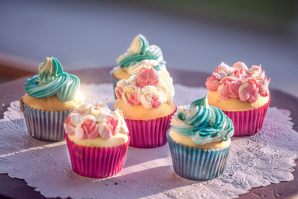 Cute cupcakes. Free public domain CC0 photo.